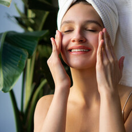 Effective face wash created by HCP Wellness, a top Face Wash Supplier and Manufacturer in India.